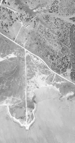 1940 aerial image, showing ROW to cannery.