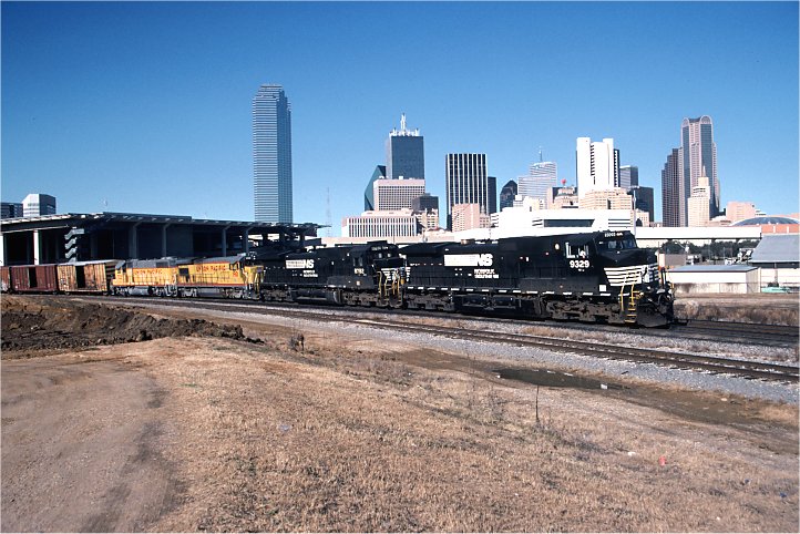 Eastbound NS locomotives at CJ Yard - Dallas TX