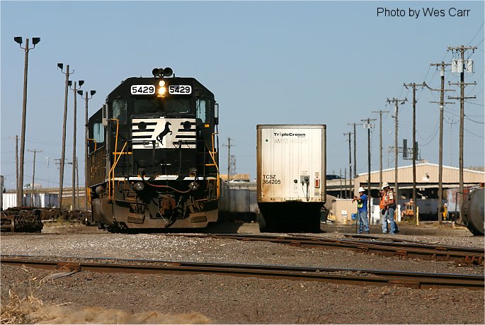 doubling the Roadrailers into Saginaw yard