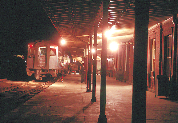 COPYRIGHT 2002. All rights reserved. Photo by Bill Pollard.