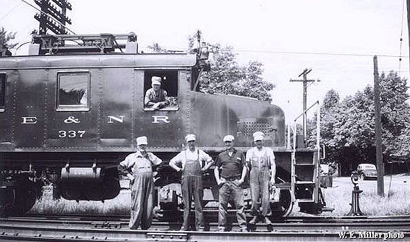 [LE&N 337 WITH CREW]