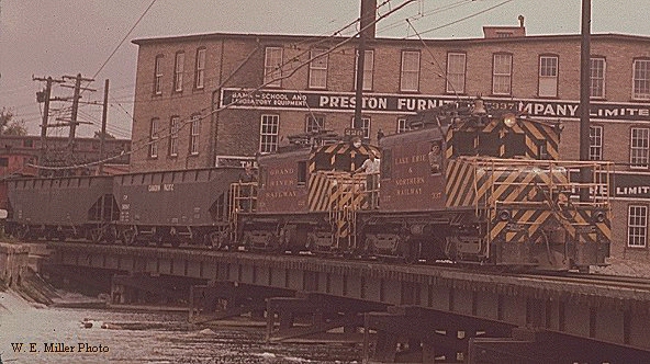 [LE&N 337 MU'd WITH GRR 228]