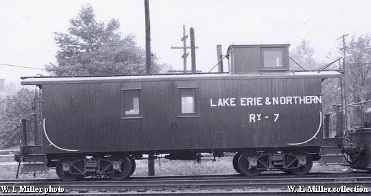 [LE&N 335 WITH CREW]