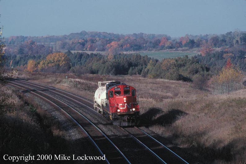 CN 7026 on 518 Newtonville Oct 20, 2000 09:58