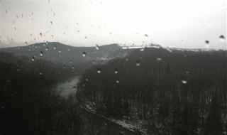 CAP%208%20Mtns%20river.jpg