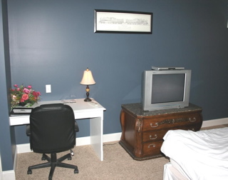 109%20Depot%20Rm%20desk%20TV.jpg