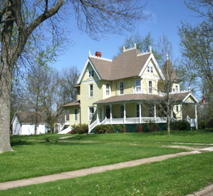 213%20Bustrip%20Vic%20House.jpg