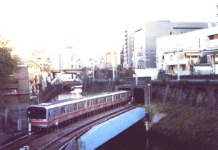 img037.jpg