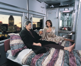 Ontario-Via%20Rail-Lounge%20Picture%20%23%204.jpg